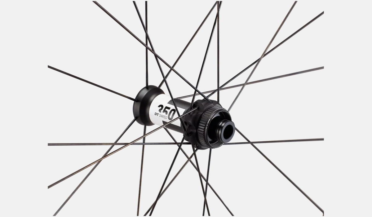 30022 530 WHL ALPINIST CL TUBELESS CARBON BLK 700C FRONT HUB