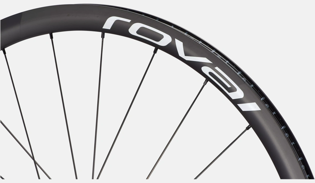 30022 541 WHL ALPINIST CLX TUBELESS SATIN CARBON WHT 700C 1 scaled
