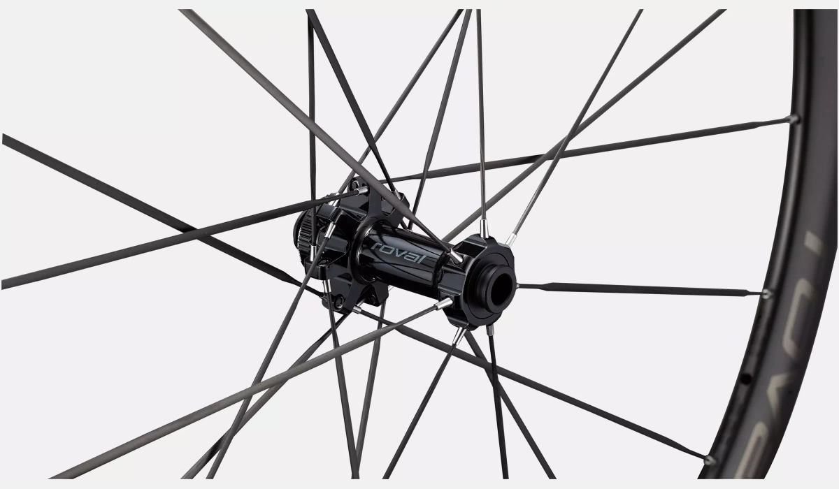 30026 601 WHL ALPINIST CLX III 700C FRONT SATIN CARBON GLOSS FRONT HUB scaled