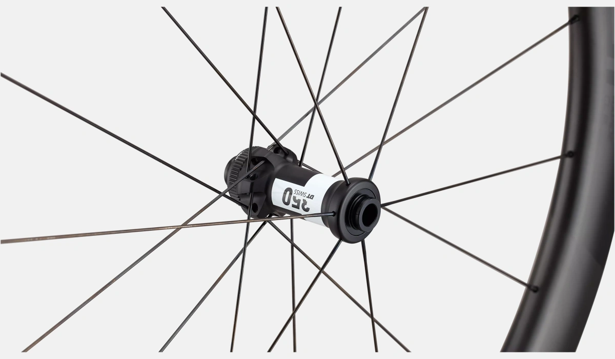 30026 640 WHL RAPIDE CL III 700C FRONT SATIN CARBON SATIN FRONT HUB scaled
