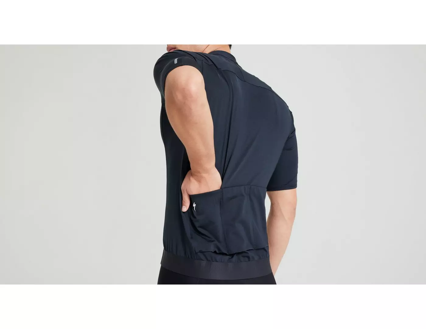 64023-780_APP_FOUNDATION-JERSEY-SS-MEN-BLK_DETAIL2 64023 780 APP FOUNDATION JERSEY SS MEN BLK DETAIL2