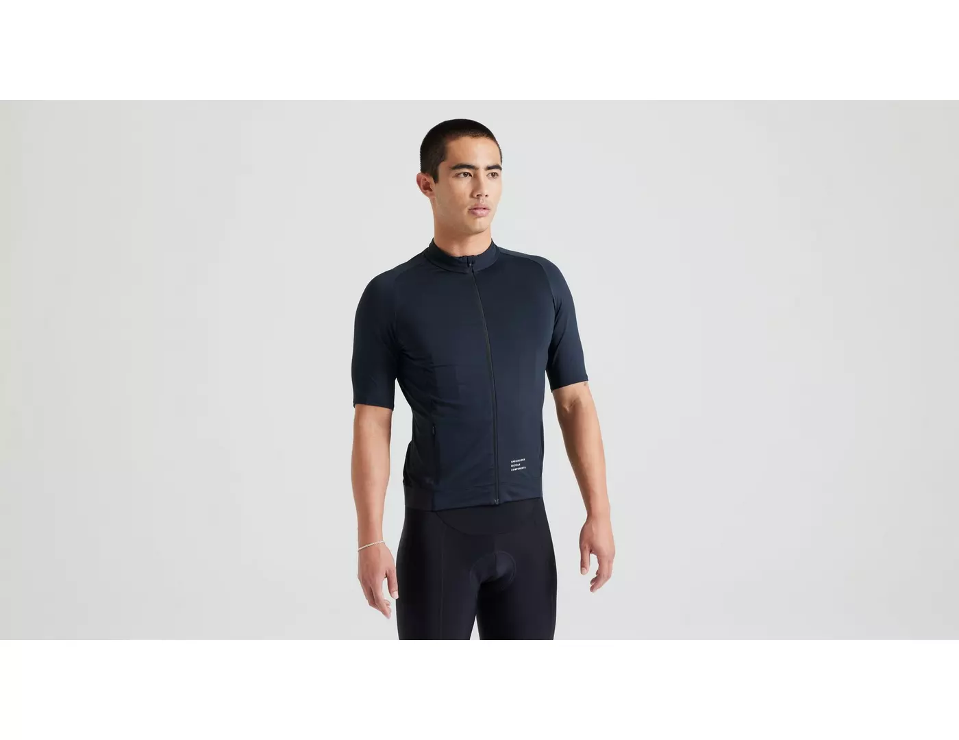 64023-780_APP_FOUNDATION-JERSEY-SS-MEN-BLK_FRONT-3-4 64023 780 APP FOUNDATION JERSEY SS MEN BLK FRONT 3 4