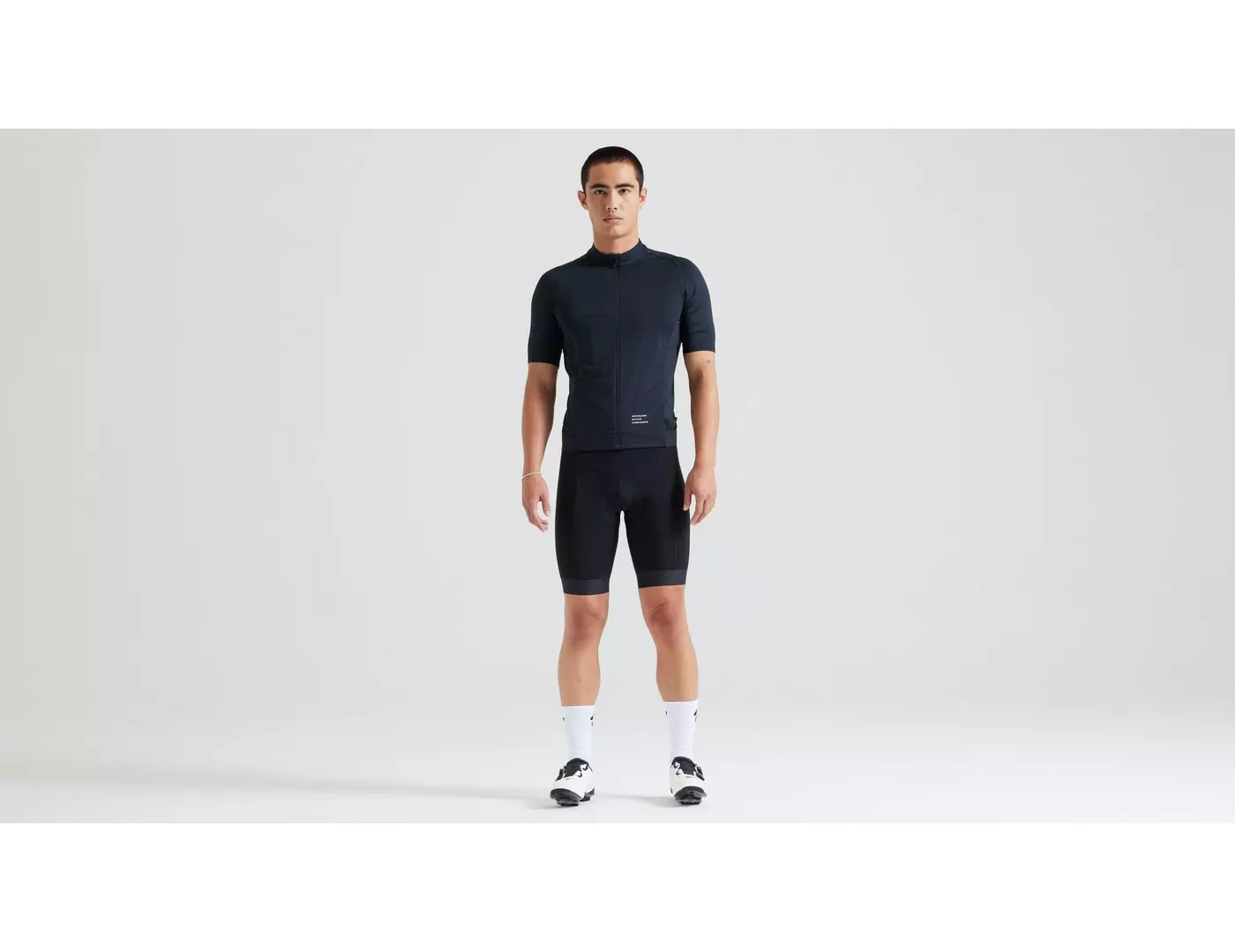 64023-780_APP_FOUNDATION-JERSEY-SS-MEN-BLK_HERO 64023 780 APP FOUNDATION JERSEY SS MEN BLK HERO