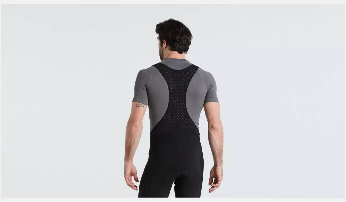 64122 085 APP SEAMLESS BASELAYER SS MEN GRY S M BACK