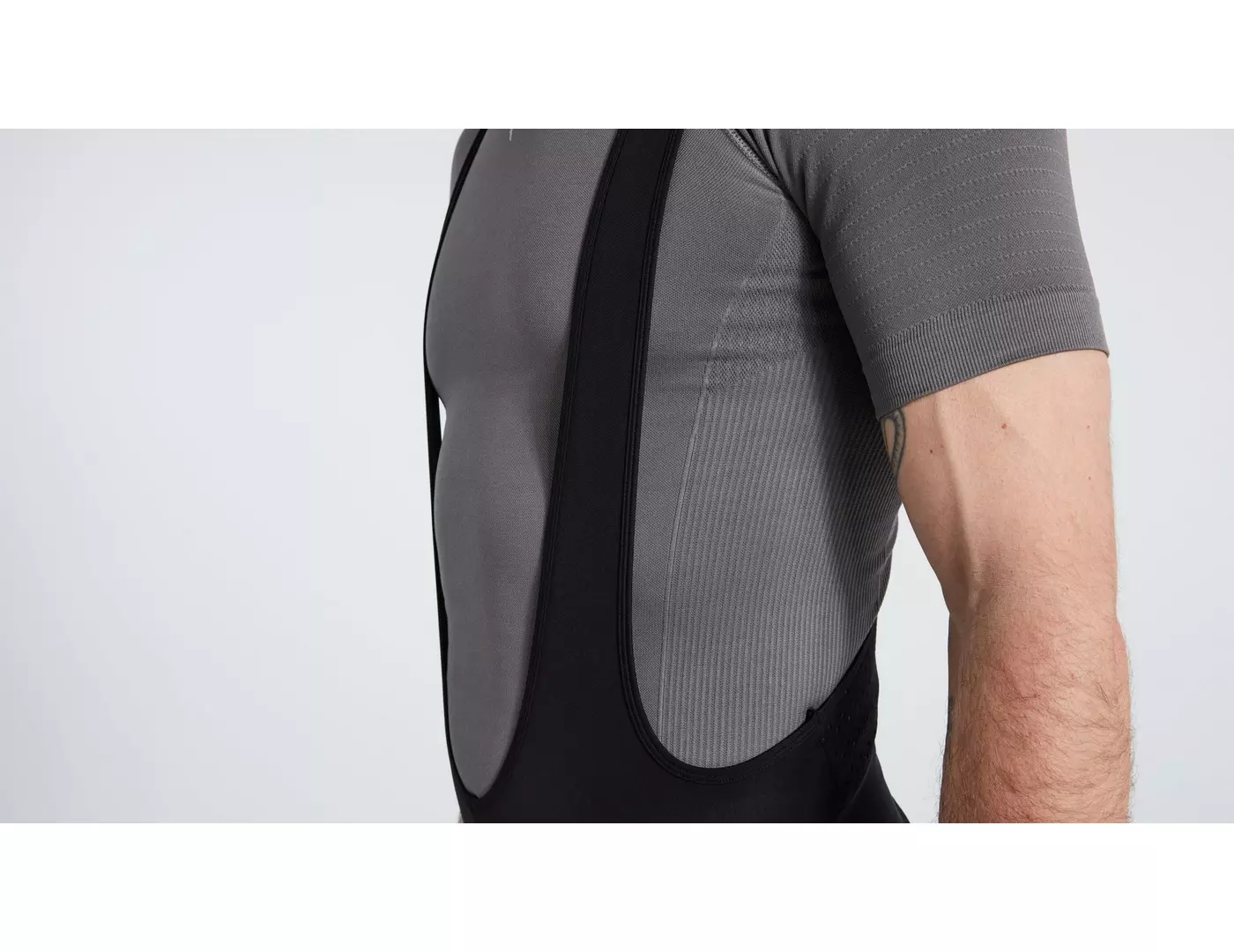64122-085_APP_SEAMLESS-BASELAYER-SS-MEN-GRY-S-M_DETAIL2 64122 085 APP SEAMLESS BASELAYER SS MEN GRY S M DETAIL2