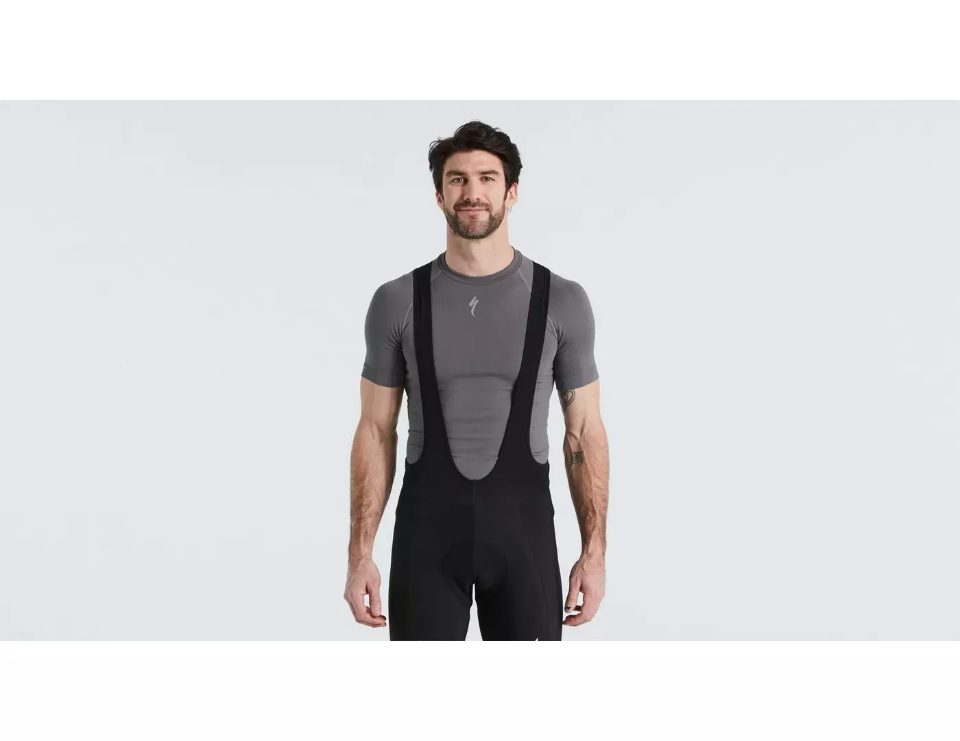 64122-085_APP_SEAMLESS-BASELAYER-SS-MEN-GRY-S-M_HERO 64122 085 APP SEAMLESS BASELAYER SS MEN GRY S M HERO
