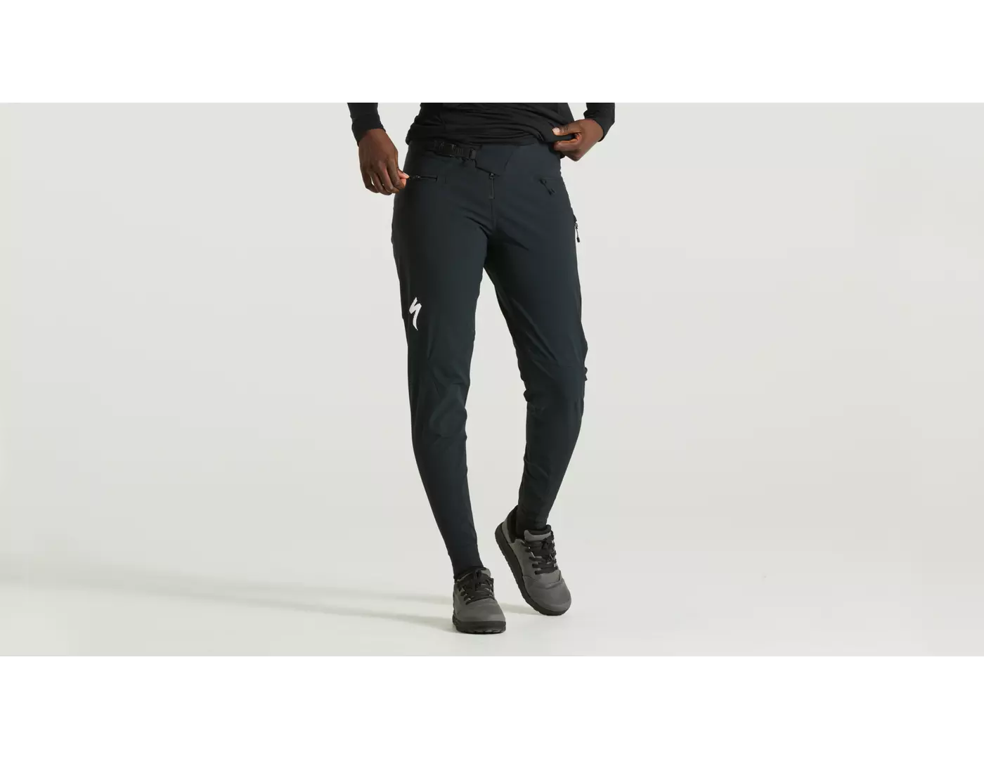 64221-060_APP_TRAIL-PANTS-BLK-32_FRONT 64221 060 APP TRAIL PANTS BLK 32 FRONT