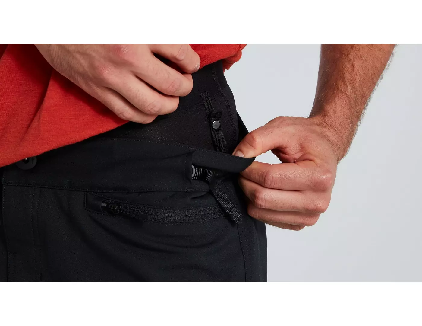 64221 8003 APP TRAIL SHORT W LINER MEN BLK 32 DETAIL2