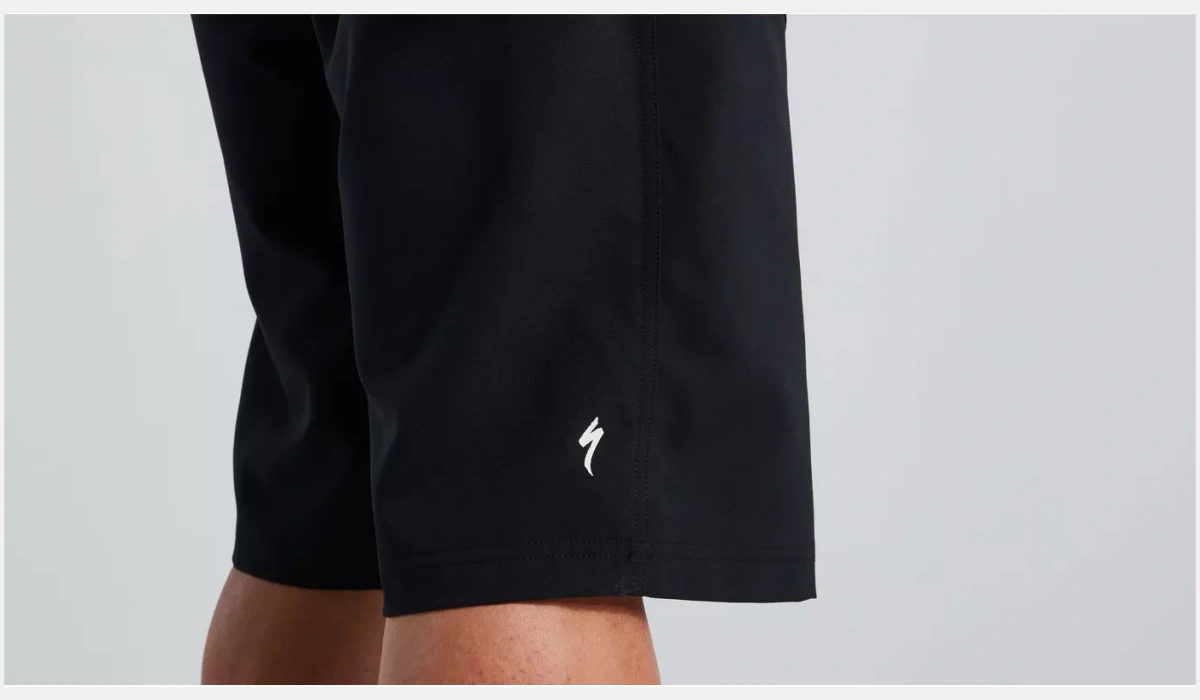 64221 8003 APP TRAIL SHORT W LINER MEN BLK 32 DETAIL3