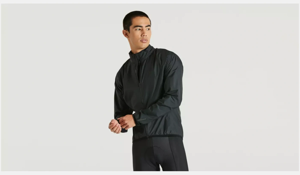 64421 690 APP RACE SERIES WIND JACKET MEN BLK M FRONT