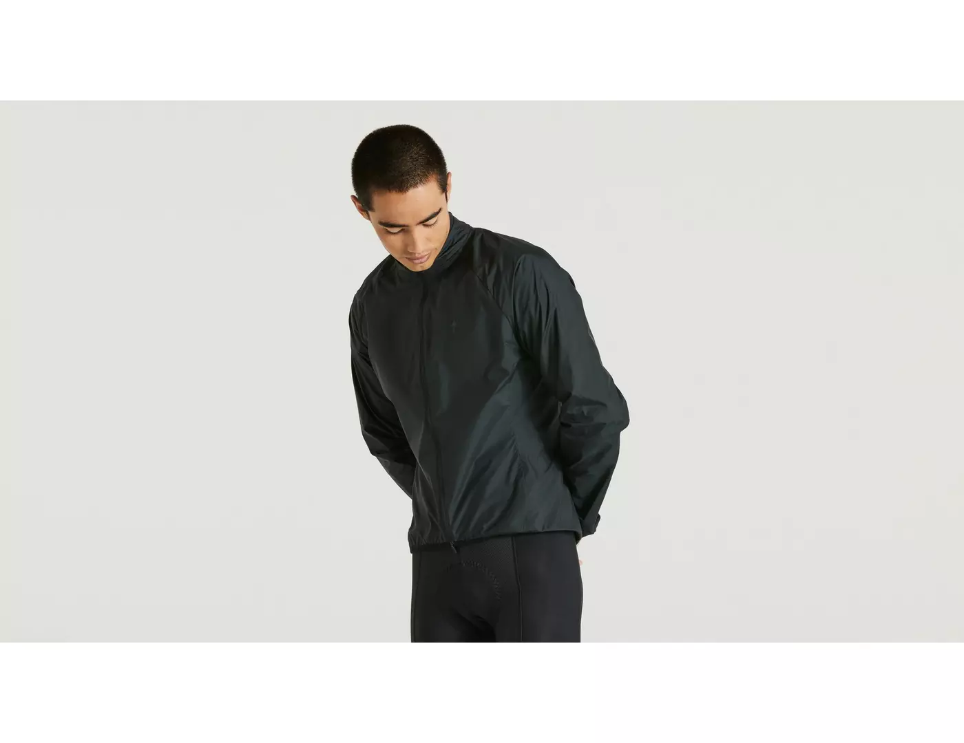 64421-690_APP_RACE-SERIES-WIND-JACKET-MEN-BLK-M_FRONT-3-4 64421 690 APP RACE SERIES WIND JACKET MEN BLK M FRONT 3 4