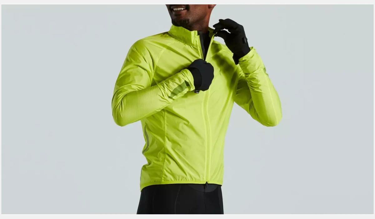 64421 700 APP RACE SERIES WIND JACKET MEN HYPERVIZ M FRONT 3 4