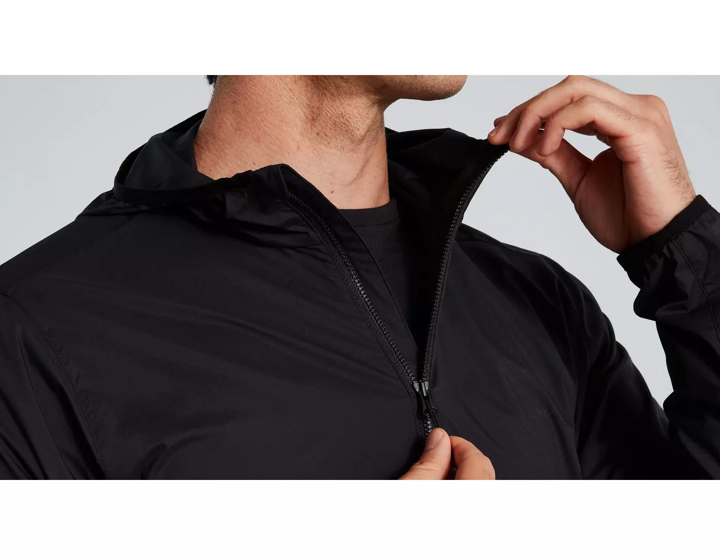 64421-852_APP_TRAIL-WIND-JACKET-MEN-BLK-M_DETAIL1 64421 852 APP TRAIL WIND JACKET MEN BLK M DETAIL1