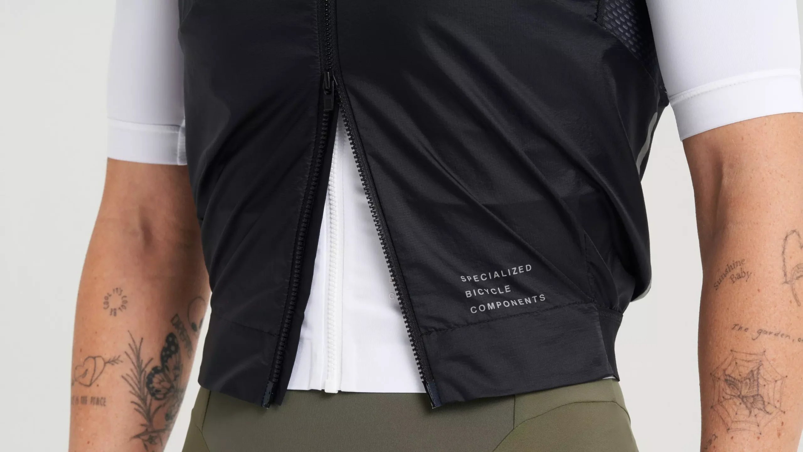 64425-03_APP_PRIME-WIND-VEST-WMN-BLK-2 64425 03 APP PRIME WIND VEST WMN BLK 2 scaled