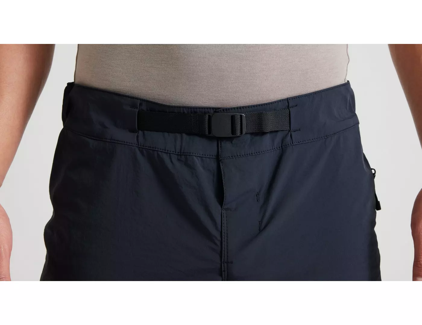 64523-0213_APP_ADV-AIR-SHORT-MEN-BLK_DETAIL1 64523 0213 APP ADV AIR SHORT MEN BLK DETAIL1