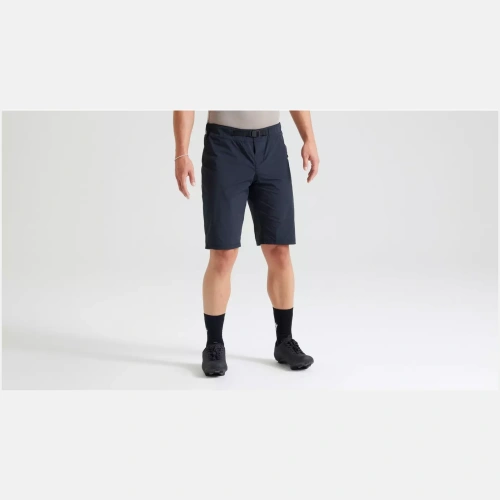 64523-0213_APP_ADV-AIR-SHORT-MEN-BLK_FRONT-3-4 64523 0213 APP ADV AIR SHORT MEN BLK FRONT 3 4