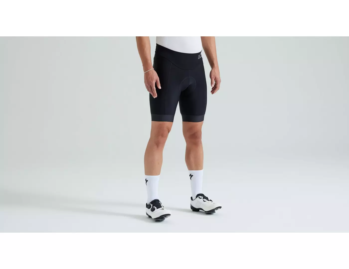 64523-350_APP_FOUNDATION-SHORT-MEN-BLK_FRONT-3-4 64523 350 APP FOUNDATION SHORT MEN BLK FRONT 3 4