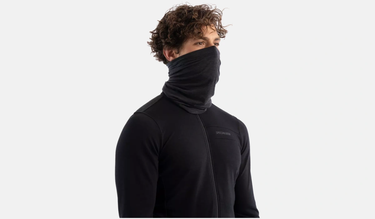 64820 070 APP DRIRELEASE MERINO NECK GAITER BLK OSFA FRONT 3 4