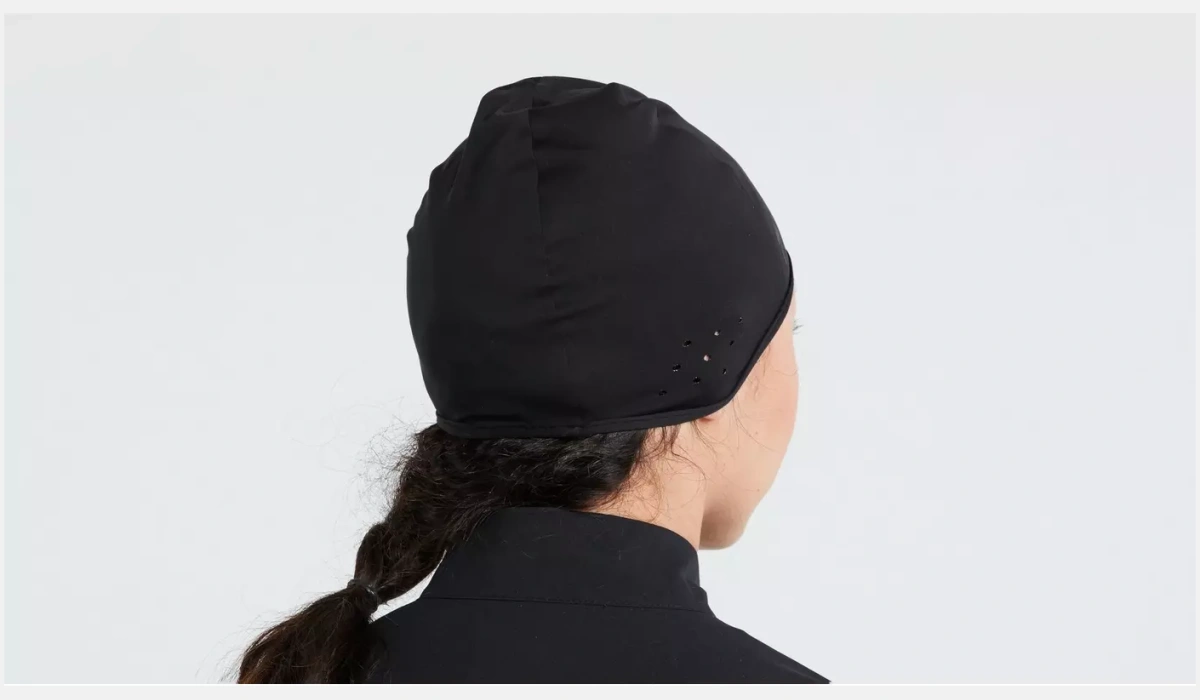 64822 530 APP NEOSHELL RAIN BEANIE BLK S M BACK