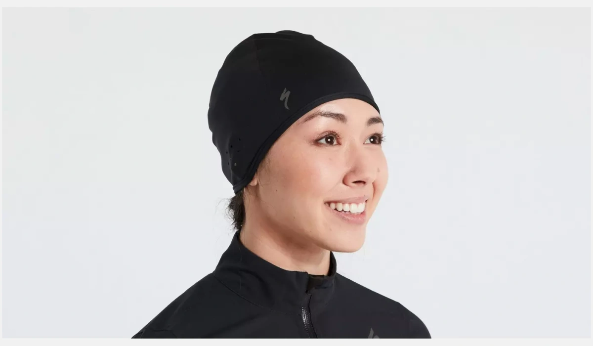 64822 530 APP NEOSHELL RAIN BEANIE BLK S M FRONT 3 4