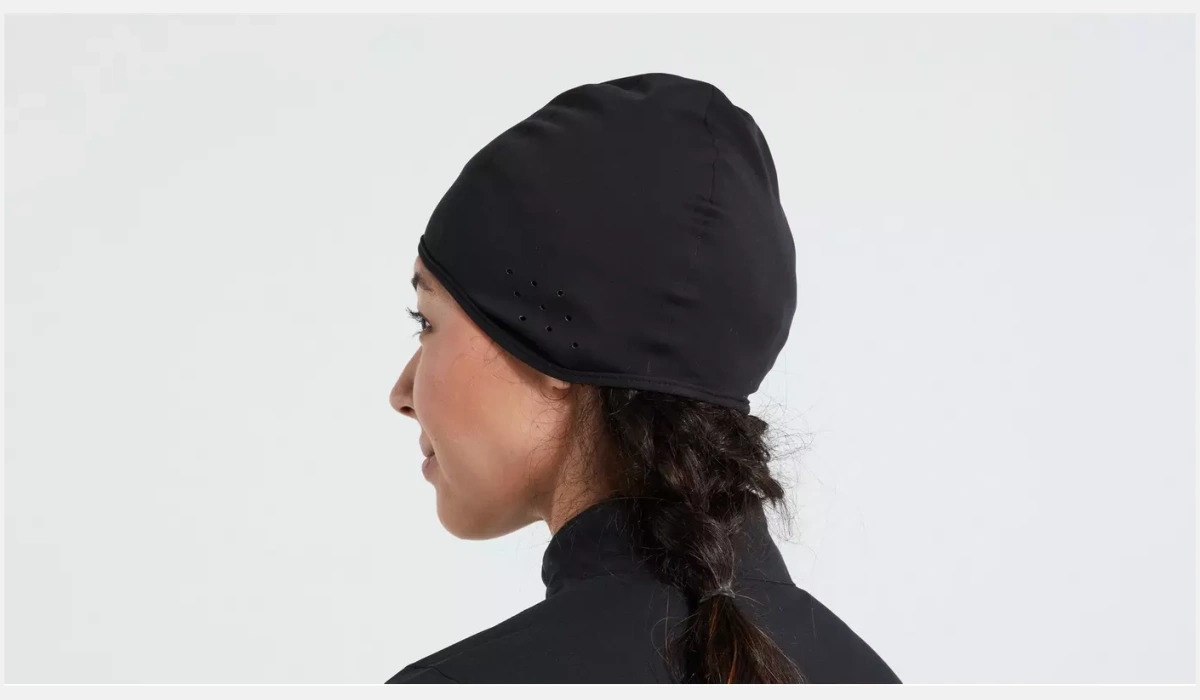 64822 530 APP NEOSHELL RAIN BEANIE BLK S M REAR 3 4