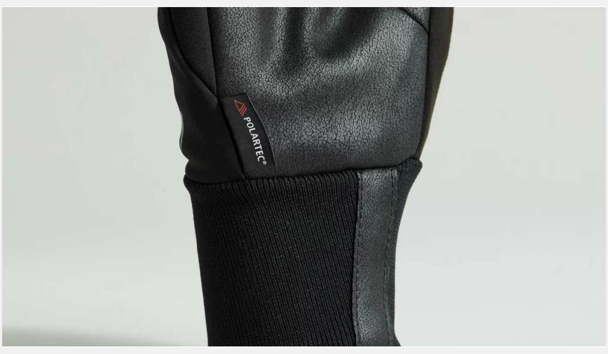 67223 300 APP SOFTSHELL DEEP WINTER GLOVE LF BLK DETAIL1