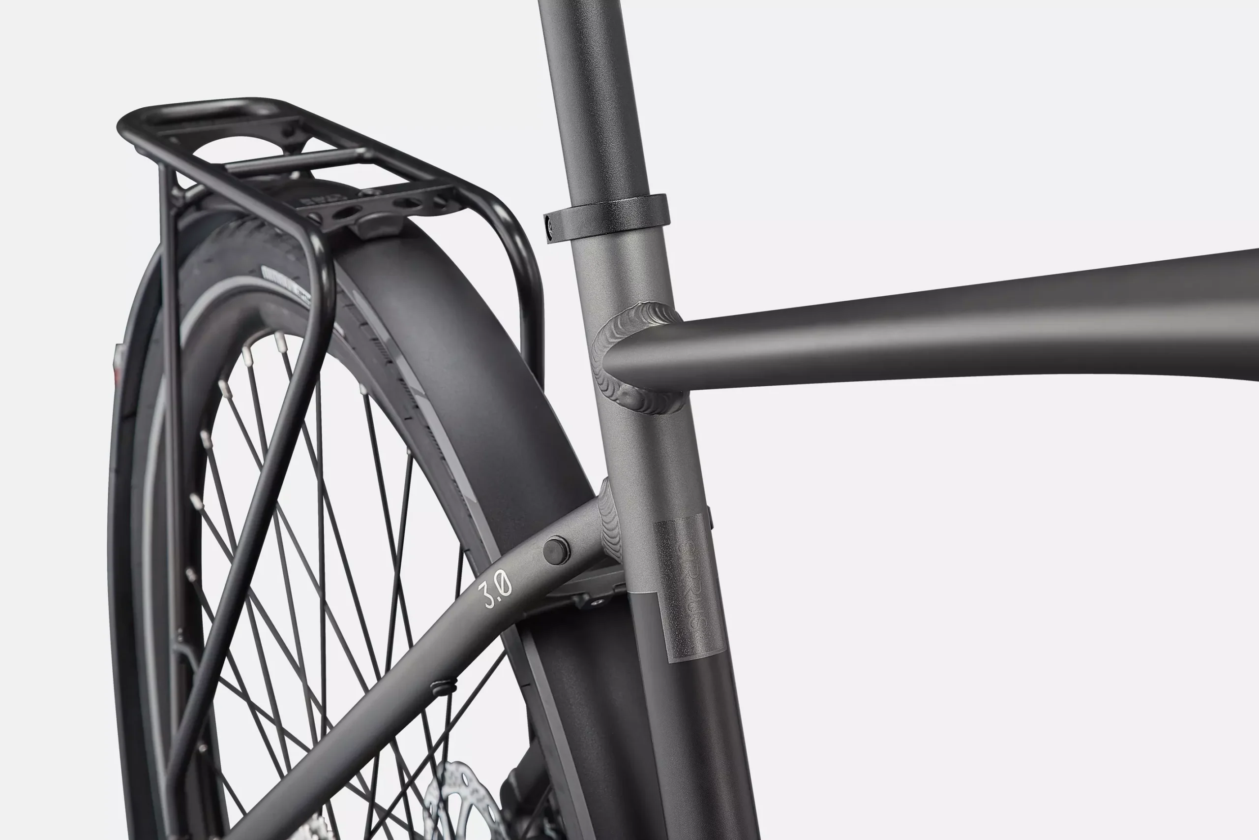 90921 72 SIRRUS 30 EQ SMK BLKREFL 7 scaled