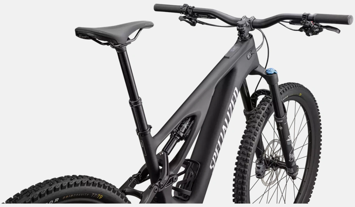 95225 50 LEVO COMP CARBON G3 UL BLK LTSIL D1 POV