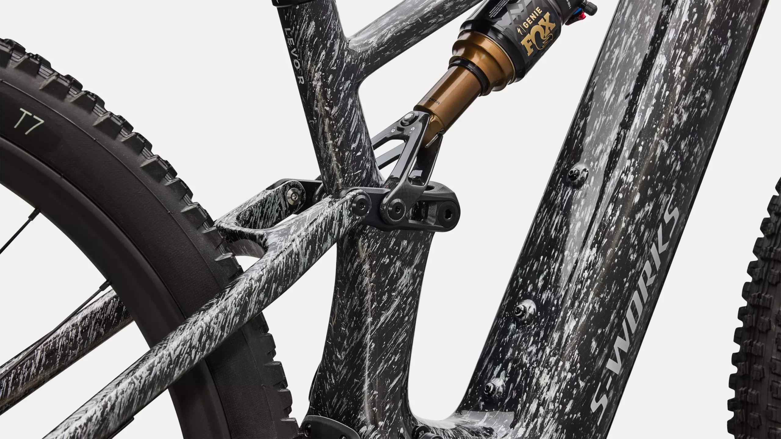 95226-00_LEVO-R-4-SW-SHDWSIL-CARB-SILDST-2 95226 00 LEVO R 4 SW SHDWSIL CARB SILDST 2 scaled