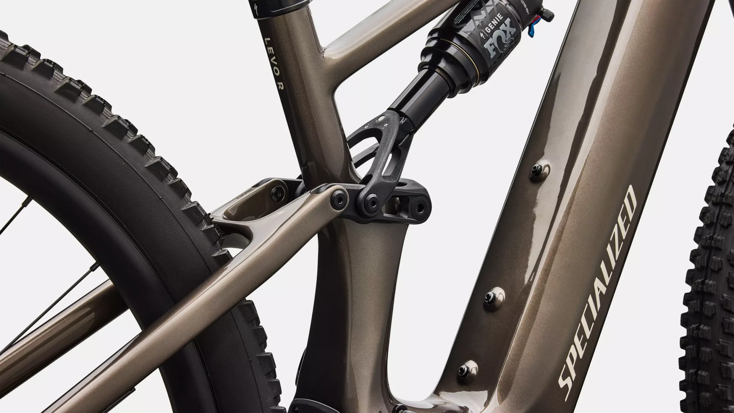 95226 80 LEVO R 4 COMP GUN WHTMTN 2 scaled