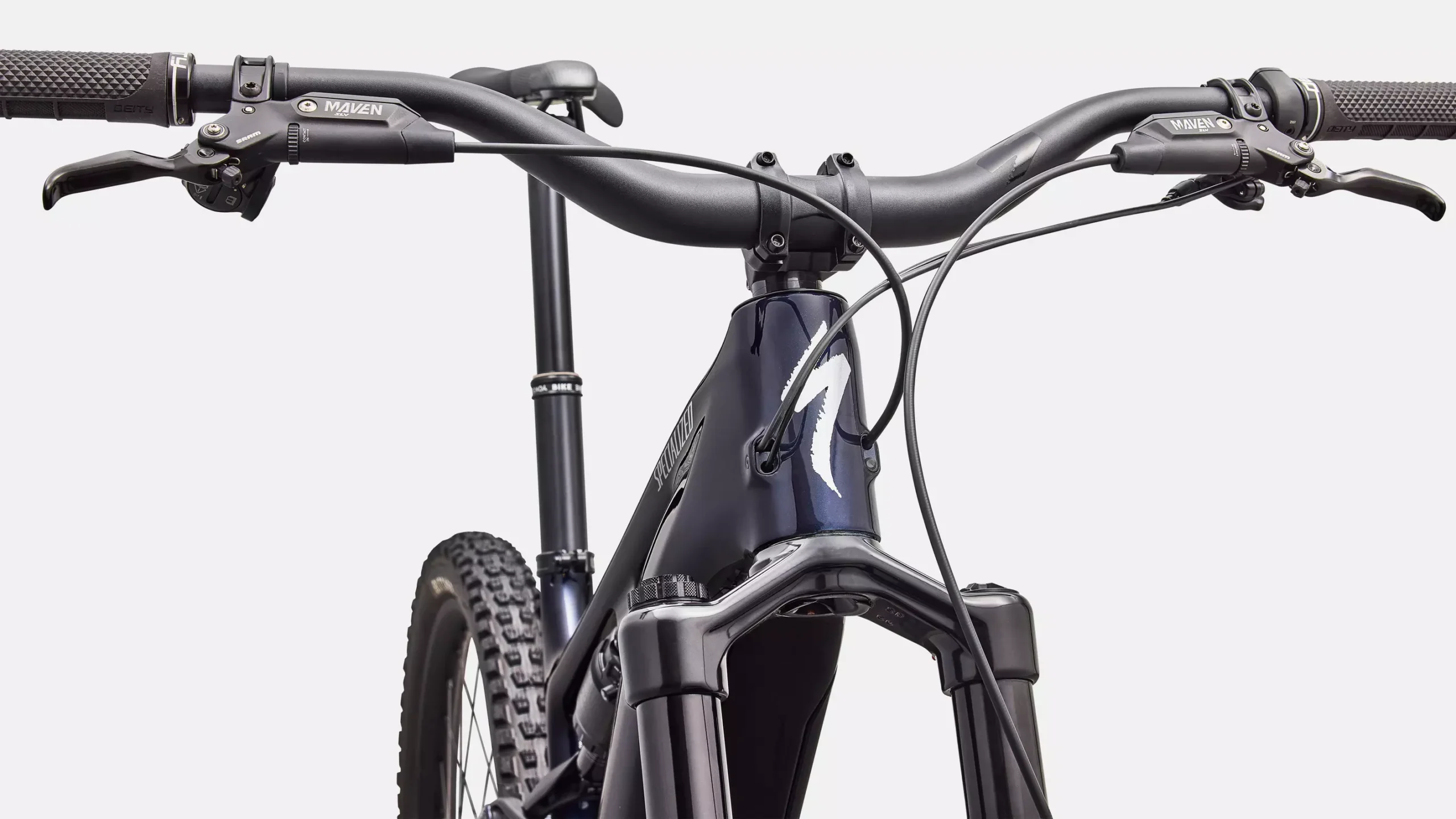95227 30 LEVO EXPERT CARBON G4 METDPMRNBLU SILDST 5 scaled