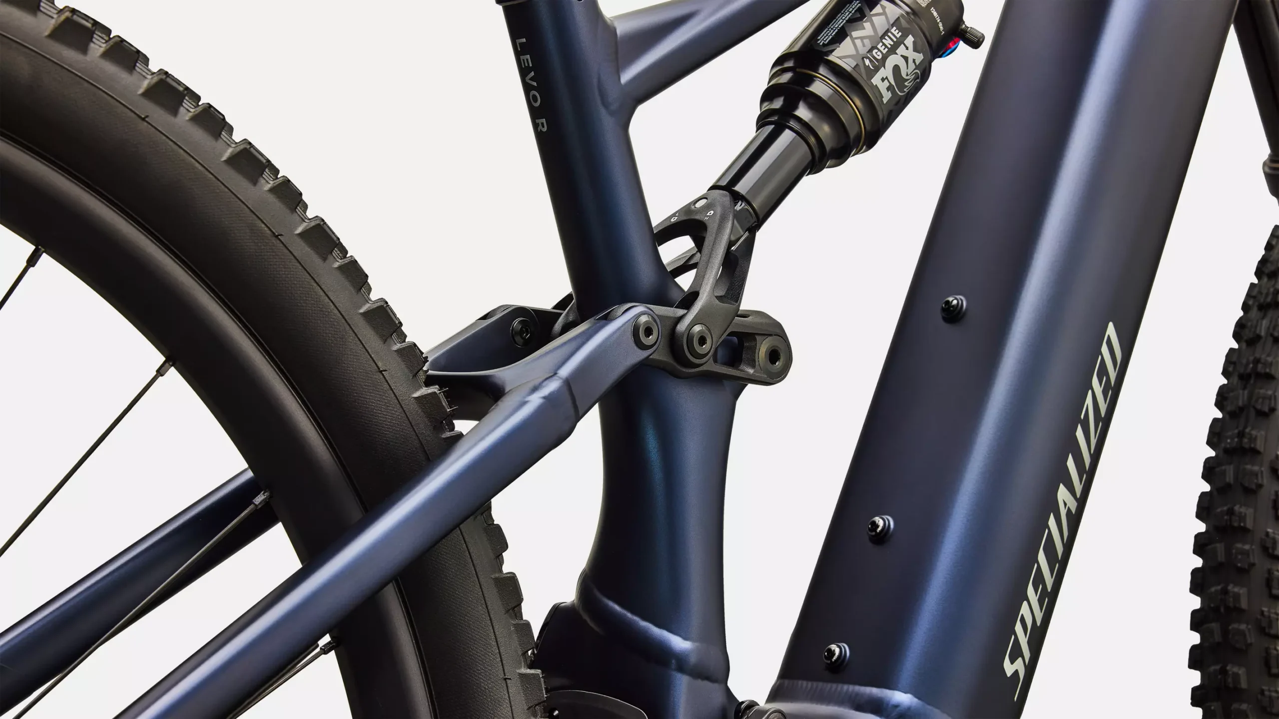 95727 53 LEVO R COMP ALLOY METDPMRNBLU SHDWSIL 2 scaled