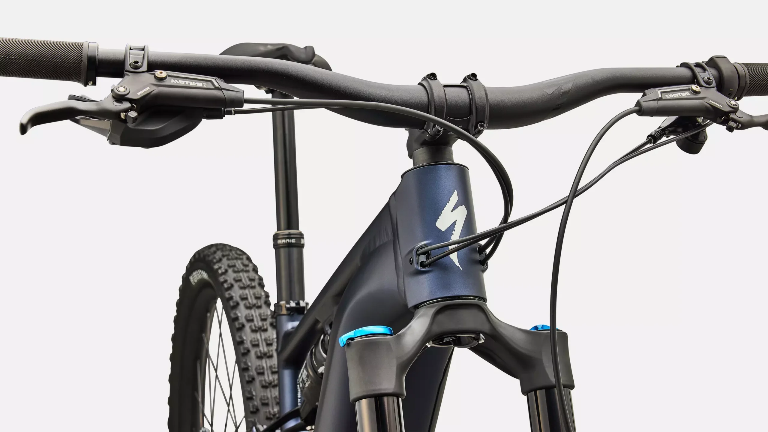 95727 53 LEVO R COMP ALLOY METDPMRNBLU SHDWSIL 5 scaled