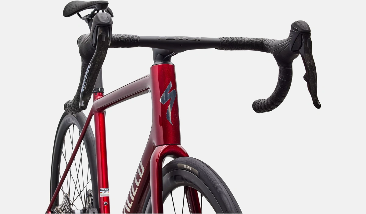 97226 13 AETHOS PRO AXS REDSKY CHRM 2 scaled